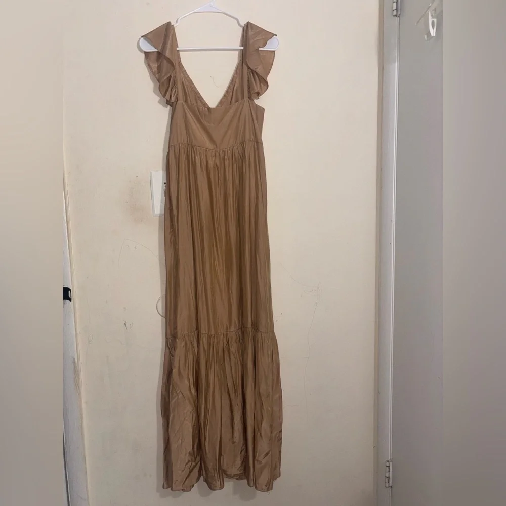 O.p.t. One Pretty Time Nude Tiered
Flowy Maxi Dress Womens Size M - Picture 3 of 13